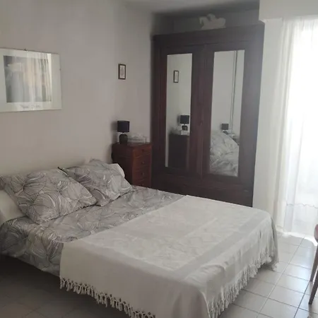 T3 Avec Piscine Et Proche De La 5mns A Pied Апартаменты Сен-Рафаэль