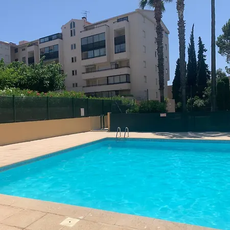 T3 Avec Piscine Et Proche De La 5mns A Pied Сен-Рафаэль