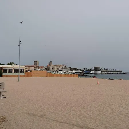 T3 Avec Piscine Et Proche De La 5mns A Pied 公寓