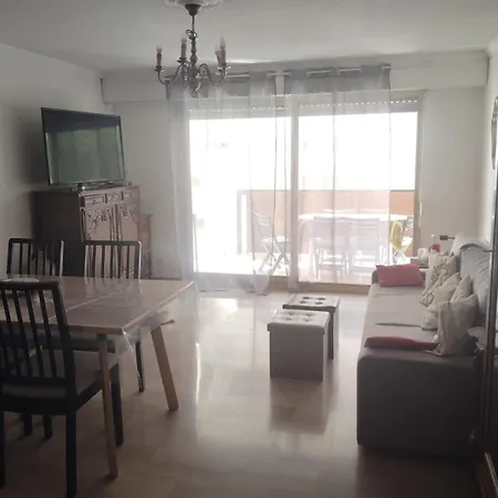 T3 Avec Piscine Et Proche De La 5mns A Pied Apartment Saint-Raphael (Var)