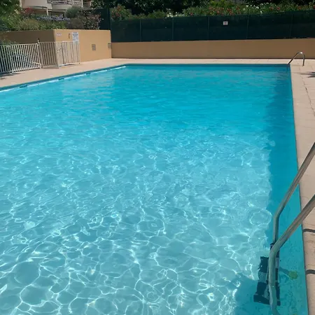 T3 Avec Piscine Et Proche De La Mer 5Mns * Saint-Raphael (Var)