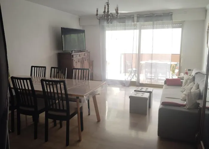 Apartamento T3 Avec Piscine Et Proche De La 5mns A Pied *