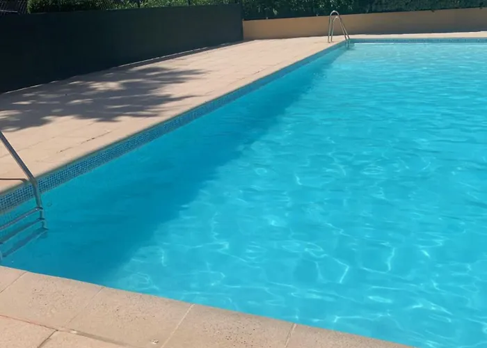 T3 Avec Piscine Et Proche De La 5mns A Pied Apartamento Saint-Raphaël